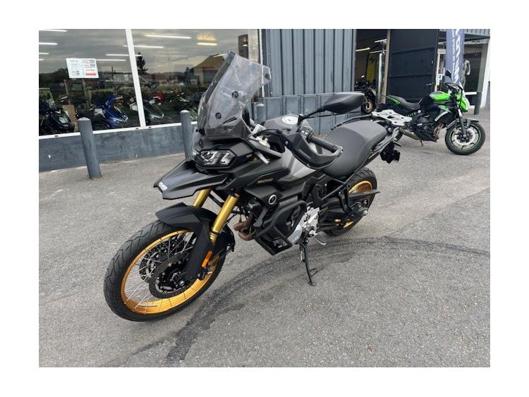 VOGE DS900X