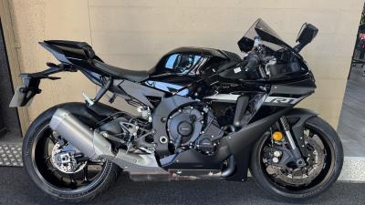 YAMAHA YZF 1000 R1