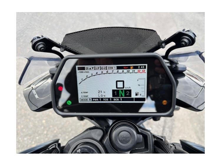 YAMAHA MT-10