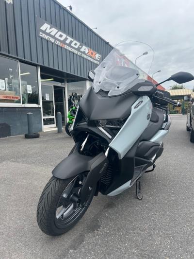 YAMAHA XMAX 300 Tech Max